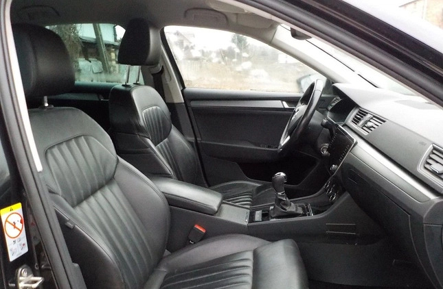 Skoda Superb cena 37900 przebieg: 405193, rok produkcji 2017 z Krynki małe 407